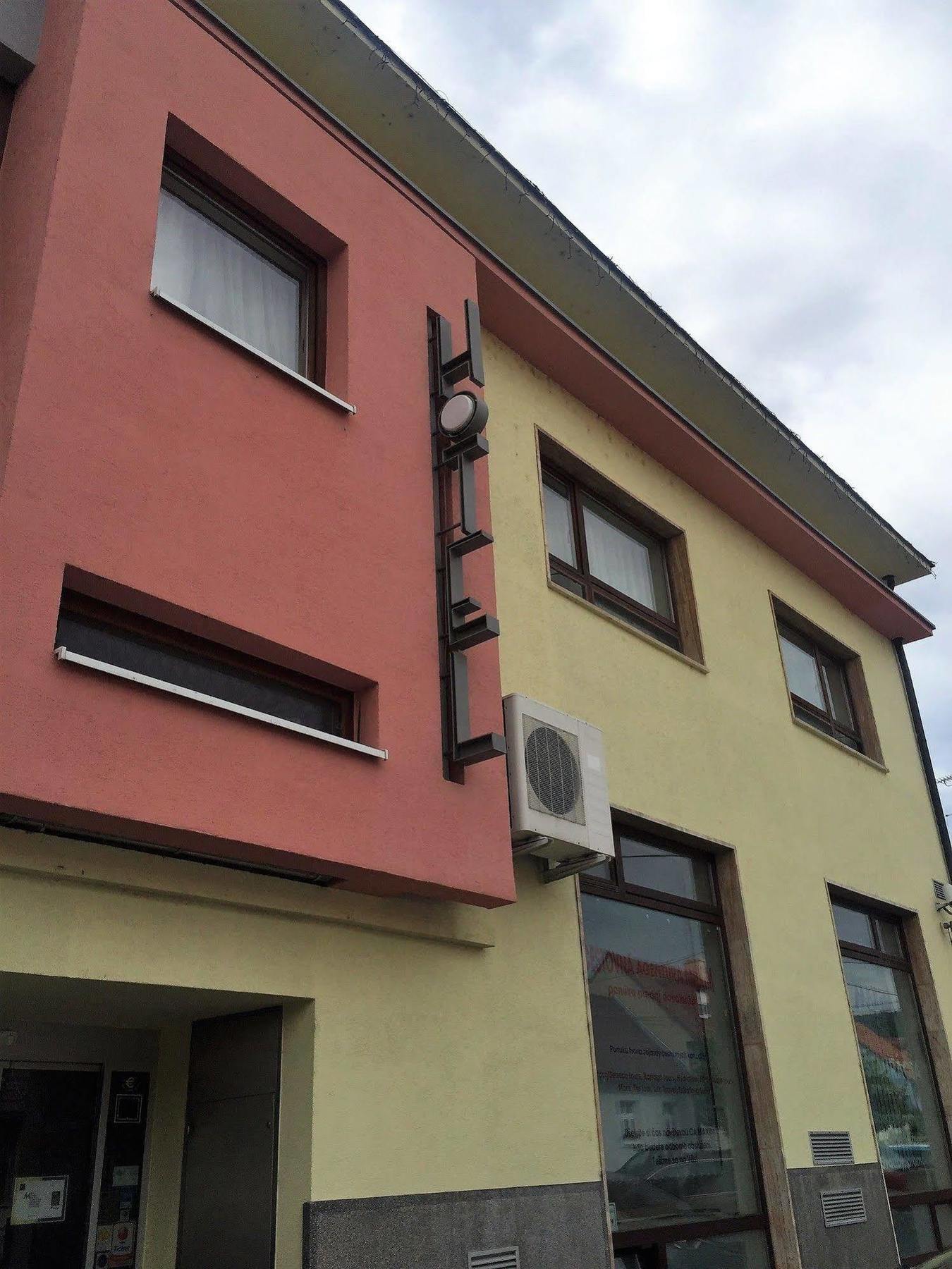 Hotel Maxim Svätý Jur Eksteriør bilde