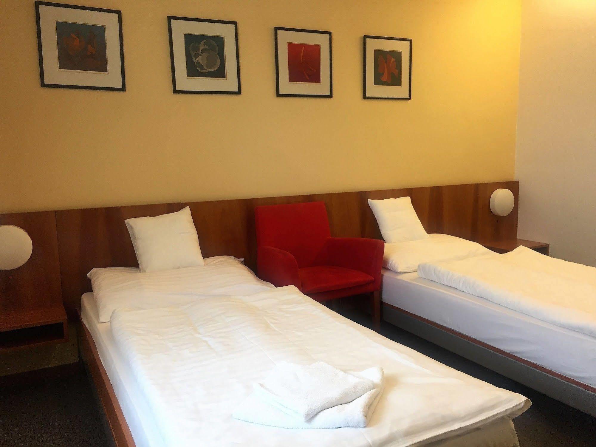 Hotel Maxim Svätý Jur Eksteriør bilde