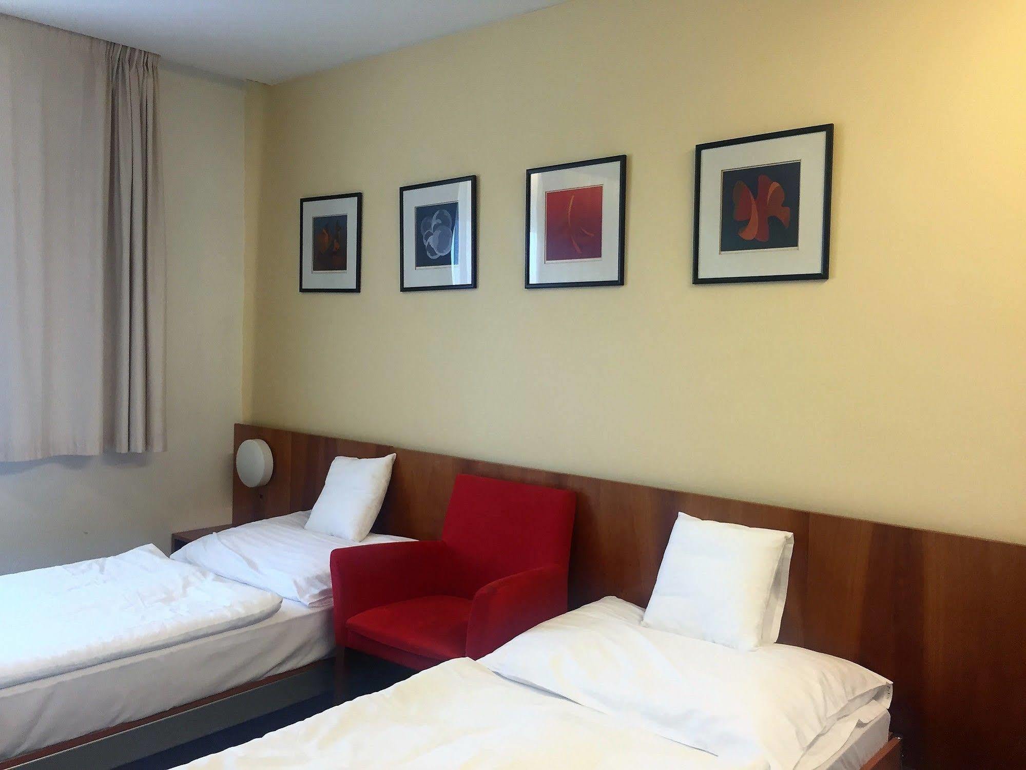 Hotel Maxim Svätý Jur Eksteriør bilde